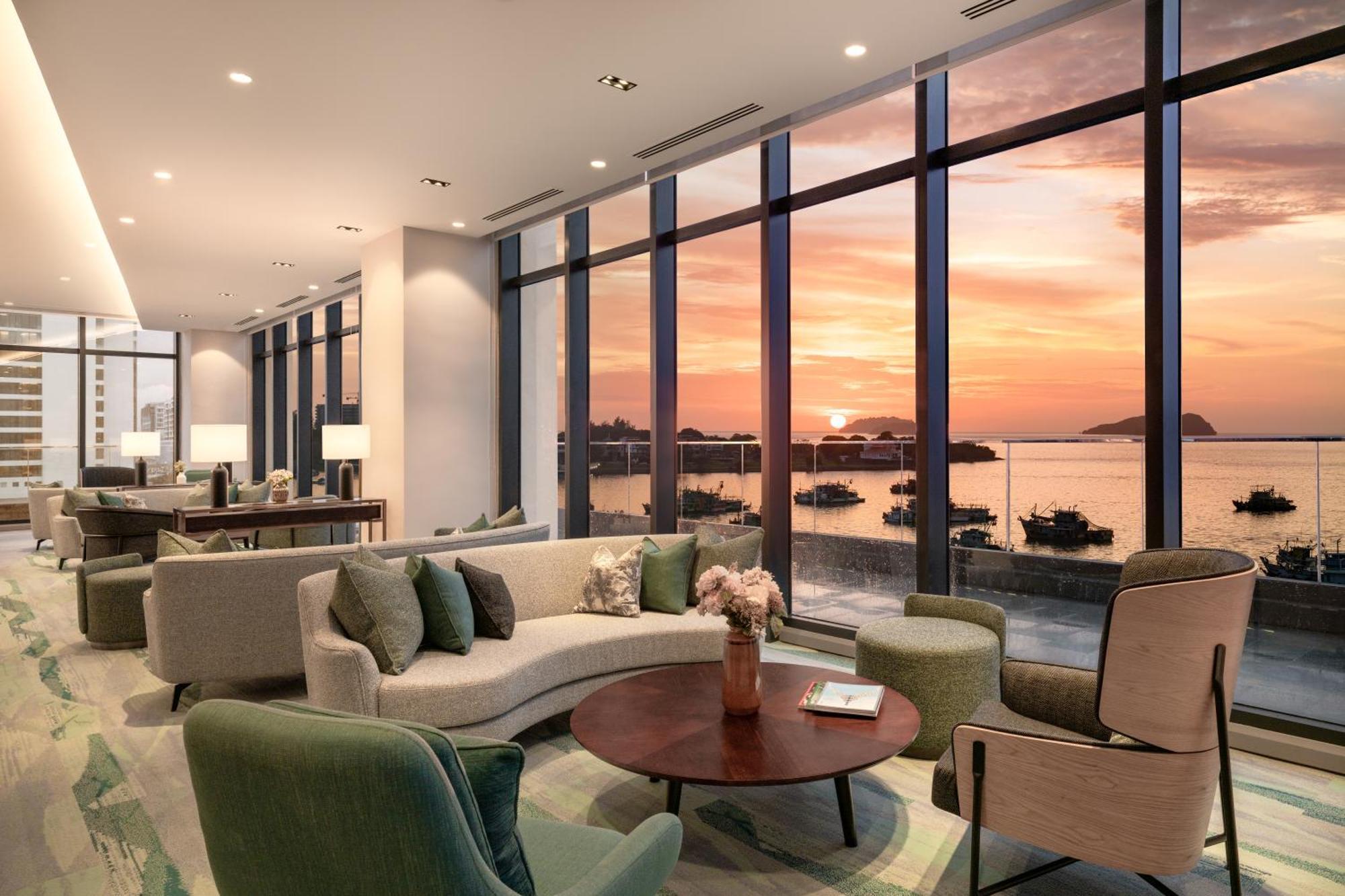 Citadines Waterfront 4*